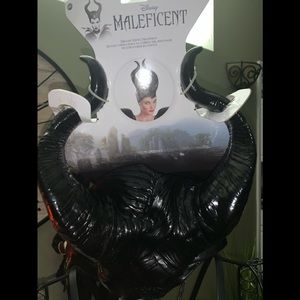 Disney maleficent  head peace new .